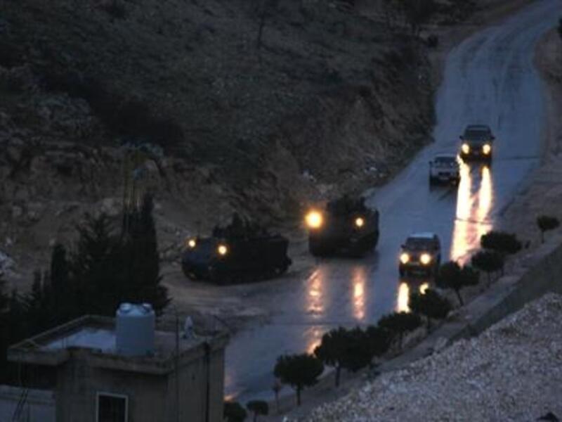 The Lebanese Army apprehended Saturday four gunmen a day after an ambush on the military claimed the lives of an officer and a soldier in the border town. (Daily Star)