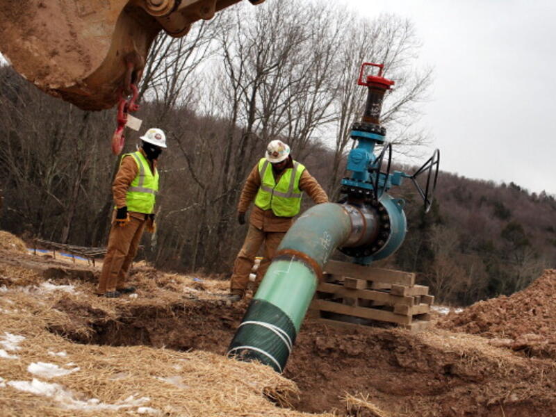 Shale oil production reached about 2 million barrels a day last year, pushing overall US output to 6.4 million barrels of oil per day, the most in 15 years and 32 per cent above the level five years ago.