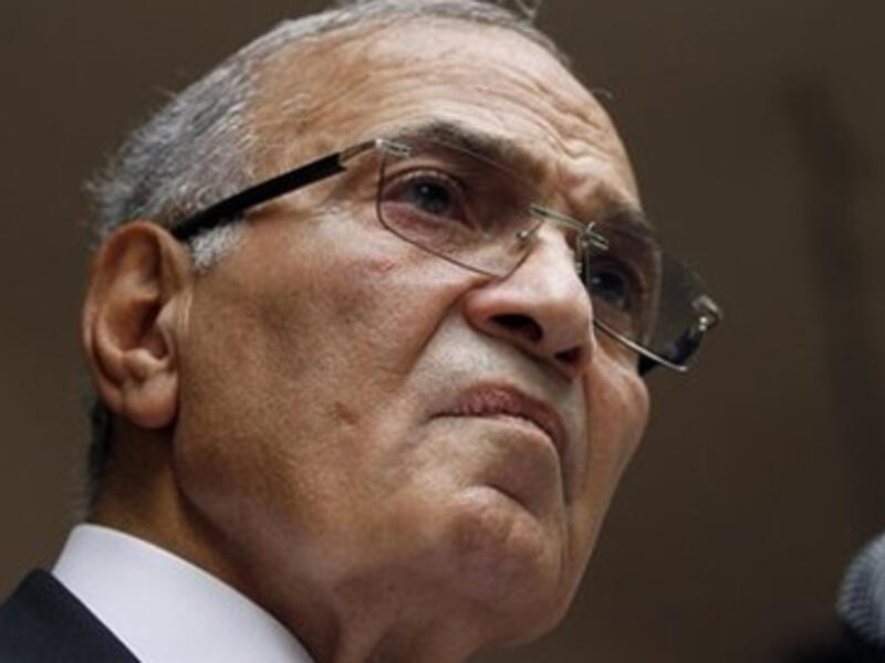 Former Mubarak-era PM Ahmed Shafiq and his daughters have been referred to trial for embezzling public funds.