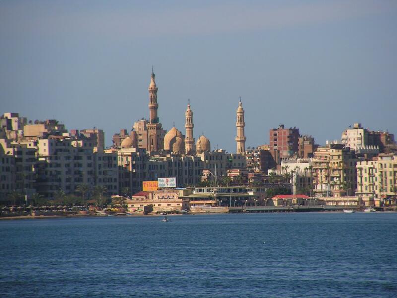 The film gives "an anthropologic view of the Mediterranean city seen through the eyes of a foreign resident." 