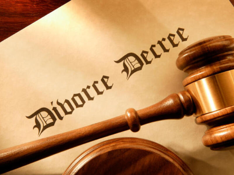 Man divorces his wife with a TV commercial.