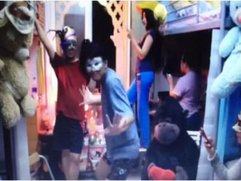 Noora's winning Harlem Shake video.
