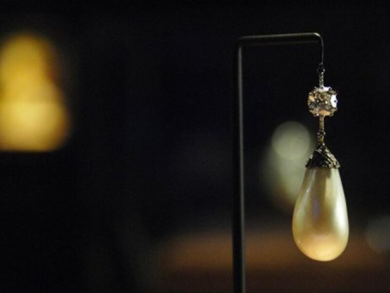Historically, the Gulf region produced a large percentage of the world’s natural pearls before Japanese technology was introduced in the 1930s, effectively killing off traditional Gulf pearl diving.