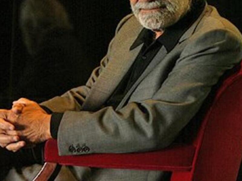 Legendary actor Omar Sharif won't be awarded until after Eid