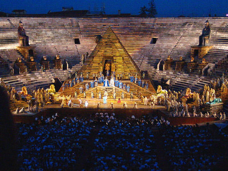 Aida.