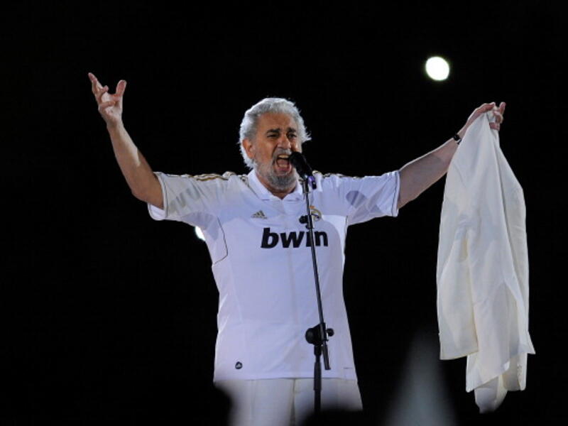 Placido Domingo sings in Madrid in 2012