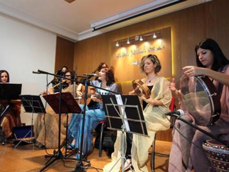 Sahar Taha performs with a band at the Iraqi cultural center in Verdun, Friday, July 12, 2013. (Image: The Daily Star/Hasan Shaaban)