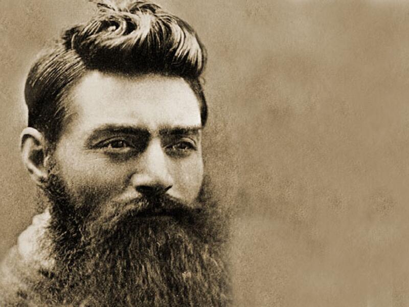 نيد كيلي: يعدّ بطلًا شعبيًا في أستراليا، لكنه ارتكب جرائم قتل متعددة قبل إعدامه في عام 1880 عن طريق الشنق، آخر كلماته "هذه هي الحياة".