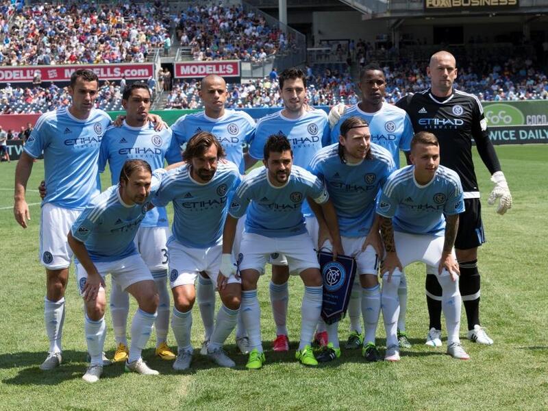 نيويورك سيتي الأميركي: تملك مجموعة سيتي الإماراتية الإنجليزية 80% من أسهمه، وقد عملت على استقطاب نجوم أسطوريين مثل أندريا بيرلو وفرانك لامبارد ودافيد فيا.