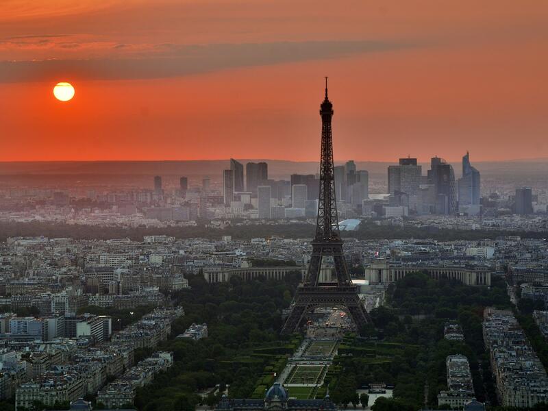 "In banlieues in Paris, Hussey writes, there is a lot of anger, young men willing to turn themselves into Soldiers for God." (Pixabay)