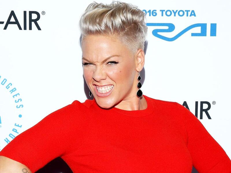 بعد عام ونصف على آخر ألبوماتها، تستعد المغنية الأمريكية P!nk لإصدار ألبومها الغنائي الجديد بعنوان Hurts 2B Human في وقت لاحق من شهر أبريل القادم دون الإشارة الى يوم محدد.