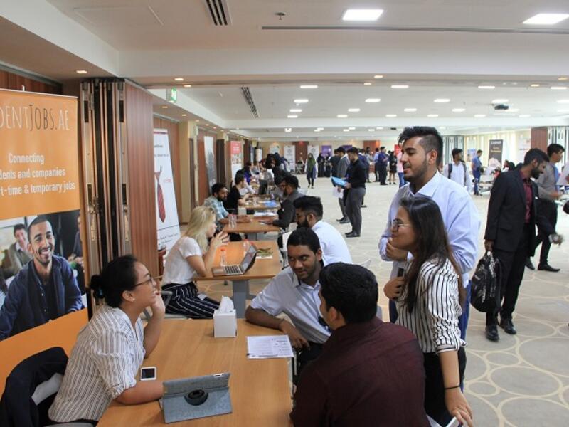 The event drew the participation of 27 universities and more than 60 companies.