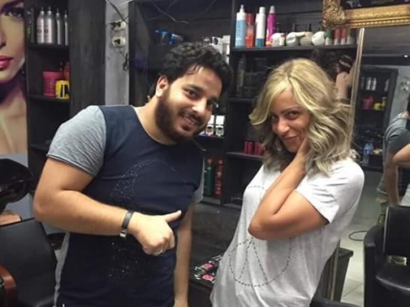 في محاولة منها لكسر الملل والتجديد في شكلها فاجئت الفنانة ريم البارودي متابعيها بنشر صور لها بعد أن أجرت نيولوك غيرت فيه الكثير من ملامحها.لكن بعض المتابعين أبدوا في تعليقاتهم تحفظهم على لون شعرها الذي لم يعجبهم بعد أن غيرته إلى الاشقر الفاتح.