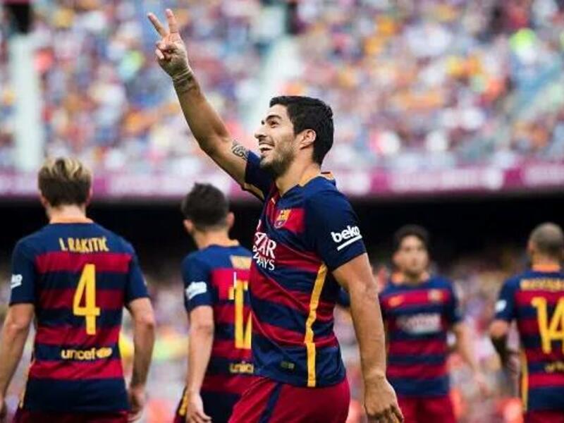 6- المهاجم الأوروغوياني لويس سواريز (برشلونة): بتقييم 7.83، سجل 28 هدفاً خلال 2015 وصنع 12 أخرى خلال 33 مشاركة.