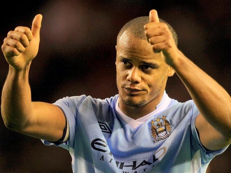 البلجيكي فينسان كومباني: بدأ مسيرته كلاعب وسط دفاعي خلال لعبه رفقة آندرلخت وهامبورغ قبل أن يتحول لمدافع صريح مع سيتي عام 2010.