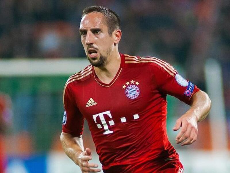 الفرنسي فرانك ريبيري (بايرن ميونخ): اعتنق "بلال" الإسلام بعدما تأثر بزوجته وهيبة ذات الأصول الجزائرية، يعد من أبرز لاعبي العالم وأكثرهم مهارة وتألقاً، خانه الحظ في كثير من المرات للدخول في سباق اللاعب الأفضل في العالم.