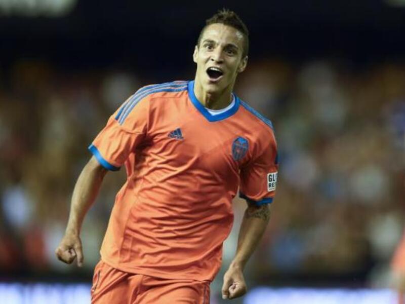 2- فالنسيا: استثمر الخفافيش 63.4 مليون جنيه استرليني في سوق التعاقدات طمعاً في المنافسة أوروبياً ومحلياً.