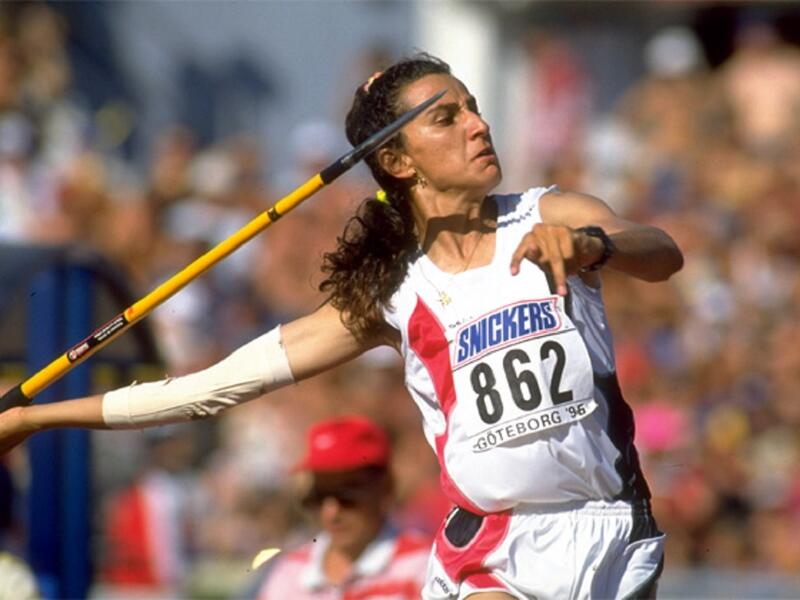 السورية غادة شعاع حصلت على الميدالية الذهبية في مسابقة السباعية في أولمبياد 1996، الذي أُقيم في العاصمة الجورجية أتلانتا، لتنضم الميدالية إلى مجموعة أخرى من الجوائز التي كانت قد حصلت عليها.