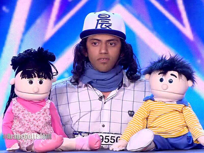 أبانوب فليكس من مصر: خدع الجميع حين قدم موهبته بأن أحدًا في الكواليس يتكلم عنه، ليتبين أنه يتحدث من بطنه عدة أصوات دون أن يحرك شفتيه، فأدى قصة كوميدية مع الدمى، ونال إعجاب اللّجنة لموهبته أوّلًا، ولكتابة النصّ والحبكة.
