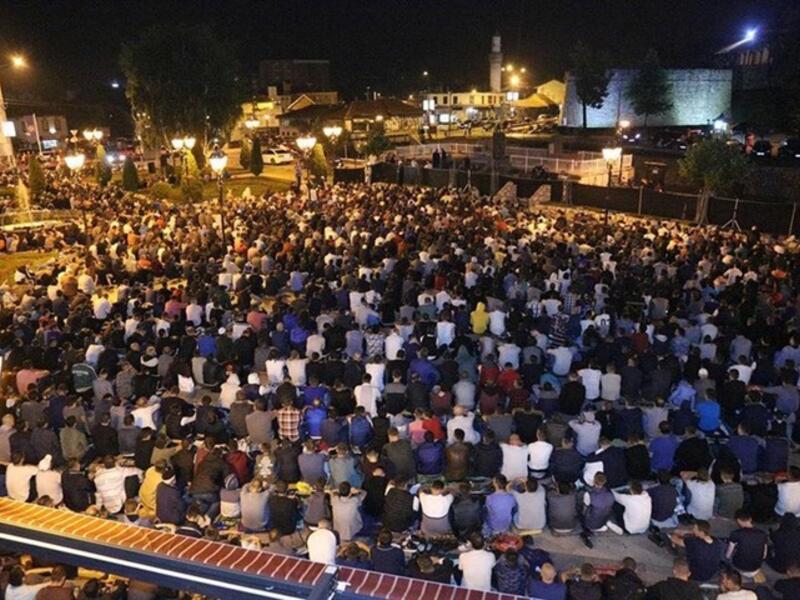 تجاوز عدد المصلين أكثر من ٢٠ ألف مصل في مدينة نوفي بازار جنوب جمهورية صربيا في ليلة القدر
