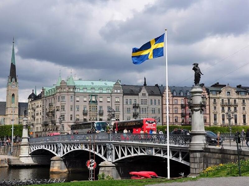 السويد: الكثير من الناس في السويد لديهم مستوى عال من المشاركة المدنية، ففي الانتخابات الأخيرة، شارك 83٪ من السكان في التصويت على البرلمان.