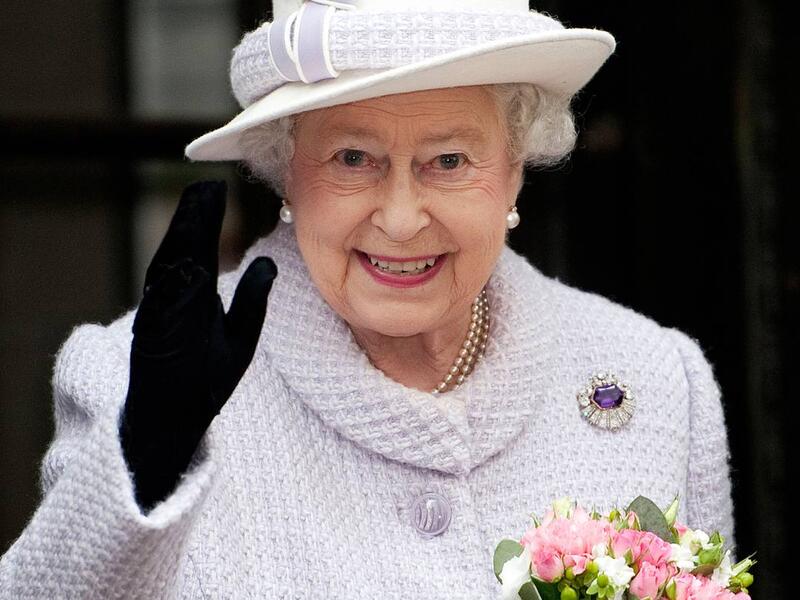 من تصريحاته المثيرة للجدل تأكيده على أن ملكة بريطانيا، إليزابيث الثانية، من آل البيت، موضحًا أن شخصا يدعى الهاشمي هو جد إليزابيث الثانية، وأنها لم تُسلم لأن الإنجليز أرغموا جدها عنوة على التنصر.