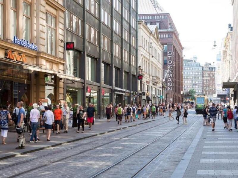 فنلندا: في فنلندا، 4٪ من العاملين يعملون لساعات طويلة، وهو أقل بكثير من متوسط OECD وهو 13٪.