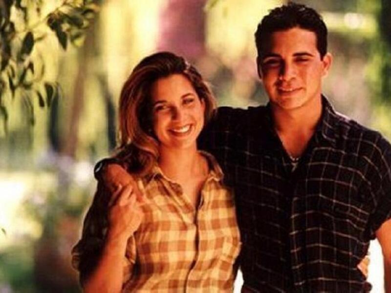 بدأ دراسته في الكلية العلمية الإسلامية في عمّان، ثم أكمل دراساته في المملكة المتحدة وفي الولايات المتحدة، حيث تخرج من «مدرسة سالسبيري» في كنتاكي عام 1993، ثم التحق أكاديمية ساندهيرست العسكرية الملكية، وعين بعام 1994 بالقوات المسلحة الأردنية.