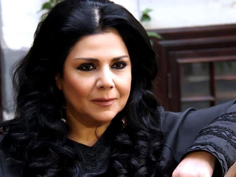 صباح الجزائري "أم عصام": وتلعب دور رئيسي ومحوري في العمل وتواجدت بجميع الأجزاء.