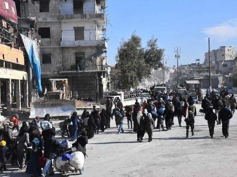 جريدة "الغارديان" البريطانية وصفت مدينة حلب بعد أن سيطرت قوات النظام السوري على أغلب أحيائها بأنها باتت "مقبرة كبرى"، وقالت إن سقوط مدينة حلب في أيدي قوات الأسد يشكل "عارًا على هذا الجيل".
