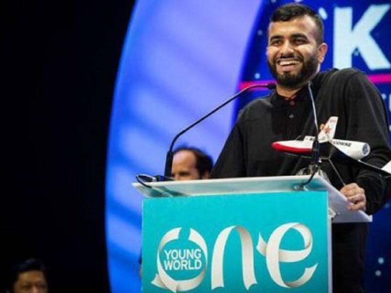 حسين مناور شارك في مسابقة Global Rising Star لأفضل قائد شاب واعد.وتم اختيار المشاركين من بين الشباب الذين قدموا حلولاً للقضايا المجتمعية العالمية وألقى كلمة أمام سفراء الأمم المتحدة ،قبل الفوز بالجائزة المتمثلة في رحلة إلى الفضاء مع وكالة XCOR Space