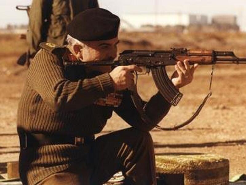 كان طياراً متميزاً، حيث قاد طائرته الخاصة عدة مرات، كما كان قائد دراجات نارية وسائق سيارات سباق بارع، ومحبًا للرياضات المائية، والتزلج، والتنس.