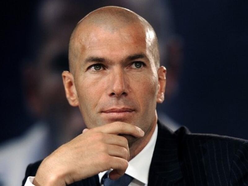 لاعب كرة القدم السابق ومدرب ريال مدريد الحالي زين الدين زيدان من عائلة مسلمة ومن أصول جزائرية