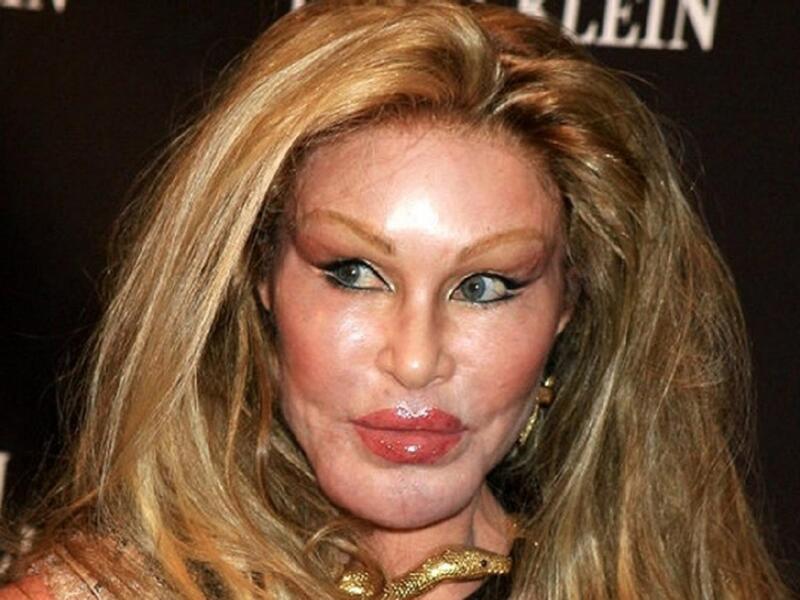 سلين وايلدنشتاين: يطلق عليها اسم "المرأة القطة"، تعرف بشخصيتها اللامبالية لانتقادات الآخرين وتتبنى نمط حياة باذخة، إذ تبلغ فاتورة أكلها حوالي 550 ألف دولار سنوياً ! .. جنت جوسلين من تسوية طلاقها 2.5 مليار دولار، مع مبلغ إضافي قدره 100 مليون دولار 