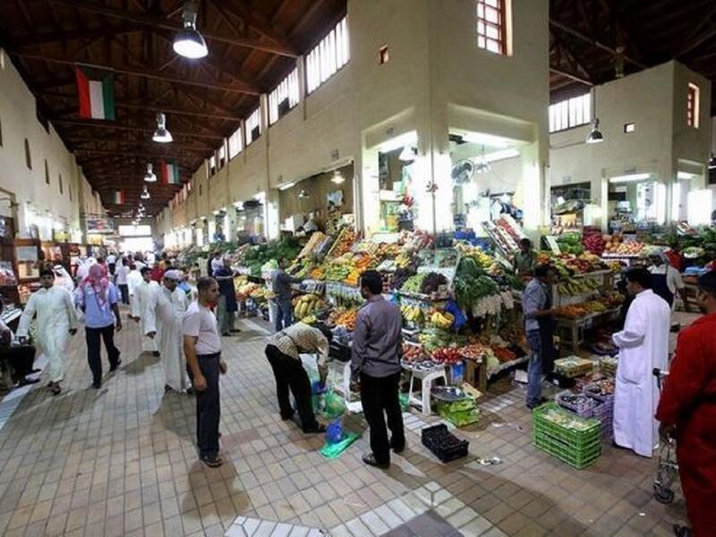 "الكويت" يعاقب القانون رقم 44 على الإفطار العلني في رمضان، وفيه يعاقب بغرامة لا تتجاوز مائة دينار(331$) وبالحبس لمدة لا تتجاوز شهراً أو بإحدى هاتين العقوبتين: أ- كل من جاهر في مكان عام بالإفطار في نهار رمضان؛ ب- كل من أجبر أو حرض أو ساعد على تلك المجاهرة