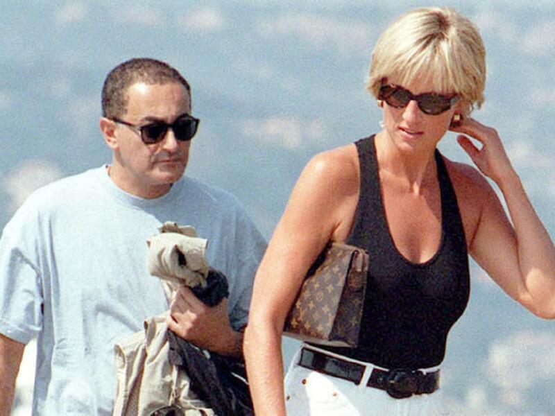 ليدي ديانا  الزوجة الأولى للأمير تشارلز ولي العهد البريطاني. توفيت ديانا في حادث سير وهي بصحبه صديقها دودي الفايد ابن الملياردير المصري محمد الفايد. وقيل ان ديانا عاشت قصة حب مع دودي. 