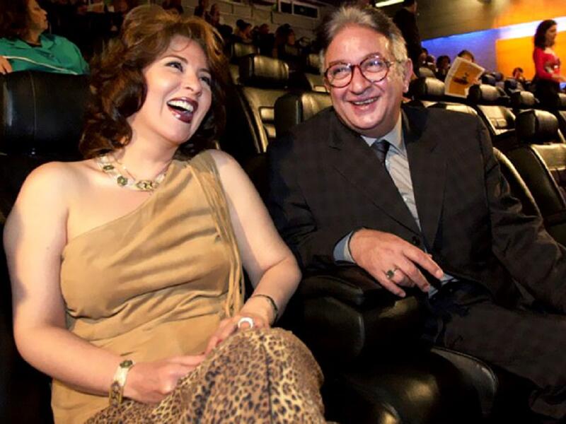 لم يكن لها مجرد الزوج والحبيب فحسب، بل كان الأب والأخ والصديق، ولم تكن هى مجرد الزوجة والحبيبة فقط، بل كانت مصدر الحنان الذى حرم منه منذ الصغر بعد أن وجد نفسه طفلًا يتيمًا وهو ابن العام، هكذا كان نور الشريف بالنسبة لبوسى، وهكذا كانت بوسى لنور، "العاشقان"