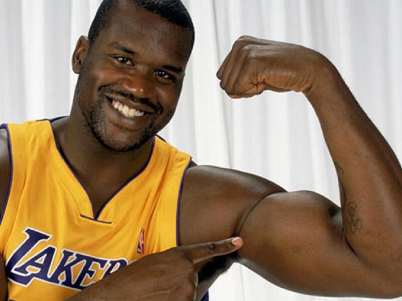 شاكيل أونيل  Shaquille O’Neal : ولد مسلما ولطالما ظل يتحدث عن حق الجميع في اعتناق الديانة التي يريدها طالما أن هناك في الأخير رزمة مبادئ يتم اتباعها في الحياة.