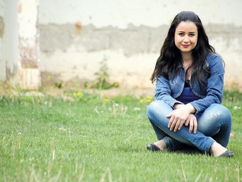 روعة السعدي ابنة الكاتب هاني السعدي الذي ولد في مخيم اليرموك في فلسطين، وقد أنجب خمس بنات هن روعة وربى ولارا وريم ونور، وقد انخرطت روعة في مجال التمثيل هي وشقيقتها ربى، وقد بدأت روعة العمل الفني في سن السابعة، وأهم أعمالها دورها في مسلسل الفصول الأربعة.