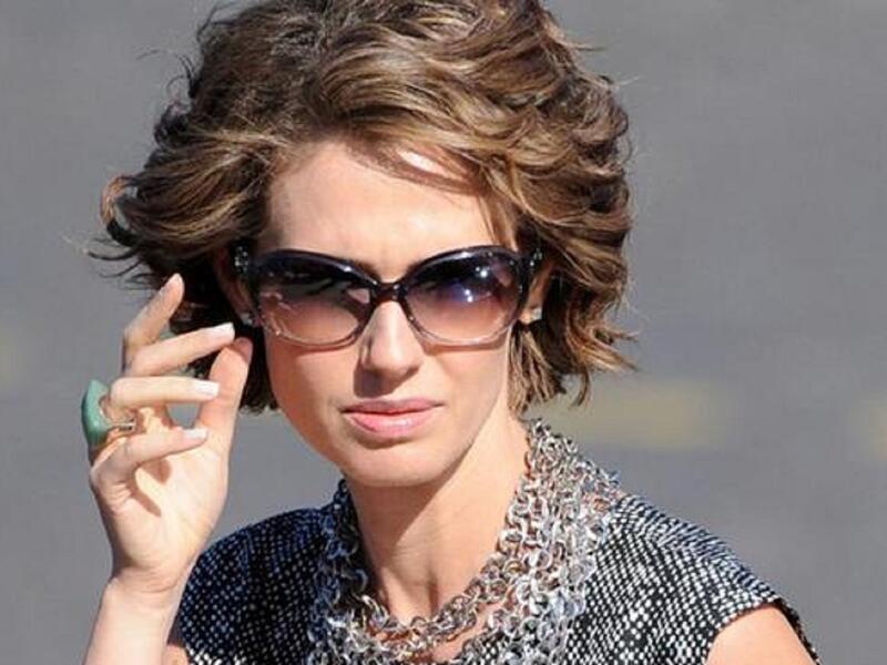 ولدت “أسماء”زوجة بشار الأسد عام 1975 في لندن، و حصلت على شهادة البكالوريوس في علوم الكومبيوتر من كينغز كوليدج التابعة لجامعة لندن وحصلت على لقب “المرأة العربية الأولى”،من قبل جامعة الدول العربية في 2008. وتزوجت بالرئيس السوري بشار الأسد في 18 كانون الأول 2000