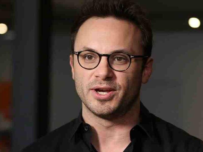 نجح القراصنة في اختراق حساب “بريندان إيريبى” الرئيس التنفيذي لشركة “أوكولوس”، على موقع التواصل الاجتماعي “تويتر”، كما حدث نفس الأمر مع “سبوتيفى دانيال إيك”، المدير التنفيذي لشركة ” أمريكا أون لاين”.
