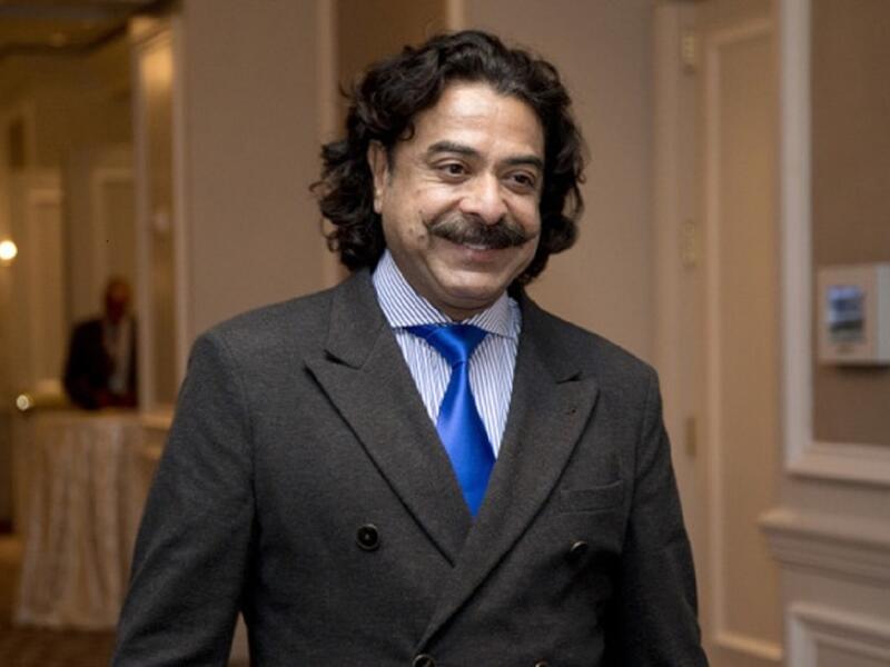 حلم أمريكا، الملياردير"شهيد خان "أمريكي مسلم يجسد الحلم الأمريكي،جاء من باكستان وأسس شركة لتجارة قطع غيار السيارات، وأصبح بعد ذلك مليارديراً،ويمتلك نادي فولهام الإنكليزي وشركة قطع السيارات ،وهو يحتل المرتبة الـ360 بين أغنياء العالم.