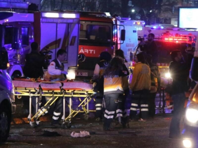 "أنقرة مجددا" ًلقي 34 شخصاً مصرعهم وجرح 70 آخرون، في 13 مارس/آذار، جراء انفجار هز منطقة كيزلاي، وفي مكان غير بعيد عن تفجير فبراير/شباط. وكان من بين ضحايا التفجير كمال بولوت، والد لاعب فريق غلطة سراي والمنتخب التركي لكرة القدم أوموت بولوت.