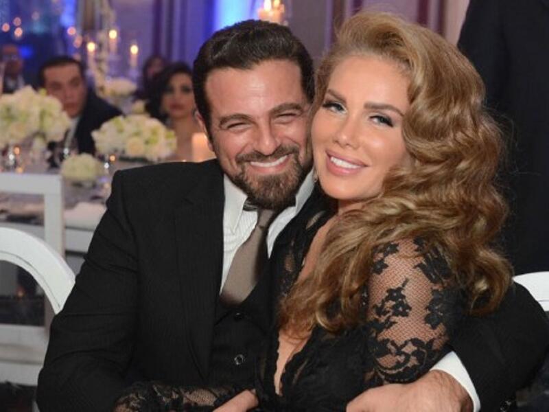 نيكول سابا ويوسف الخال جمعهم حب كبير مر بمراحل عدة من الفراق واللقاء طوال فترة 10 سنوات قبل أن يتكلل بالزواج والذي أقدما عليه بعد أن شعر كل منهما أن حياته لا تكتمل من دون الآخر، فتعاهدا فيه على أن لا يفرقهما إنسان.