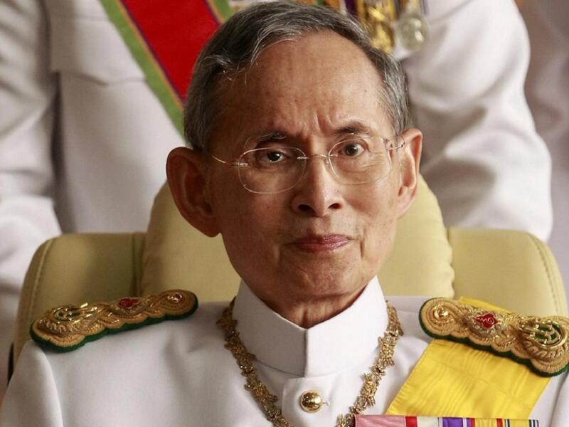 الملك "بوميبول أدولياديج":
رحل ملك تايلند في 13 أكتوبر/تشرين الأول، والذي جلس على عرشه قرابة 70 عامًا، والذي يعتبر عنصر استقرار البلاد.