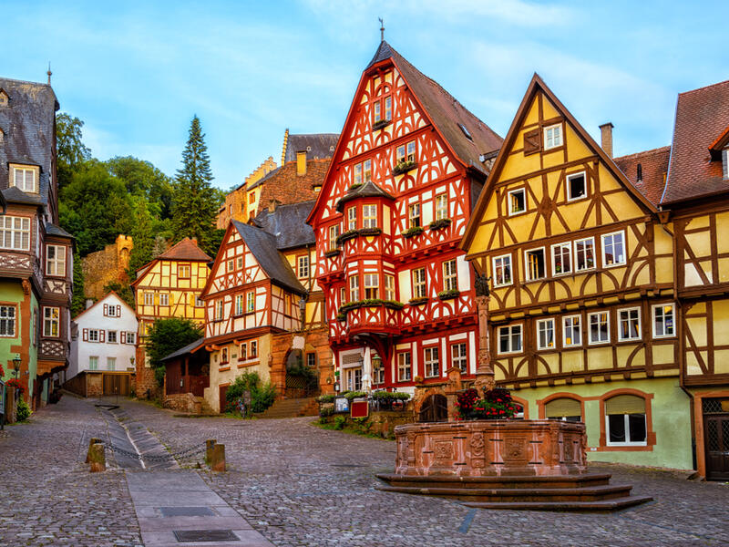 German Industry Projects Slight Increase in Production
