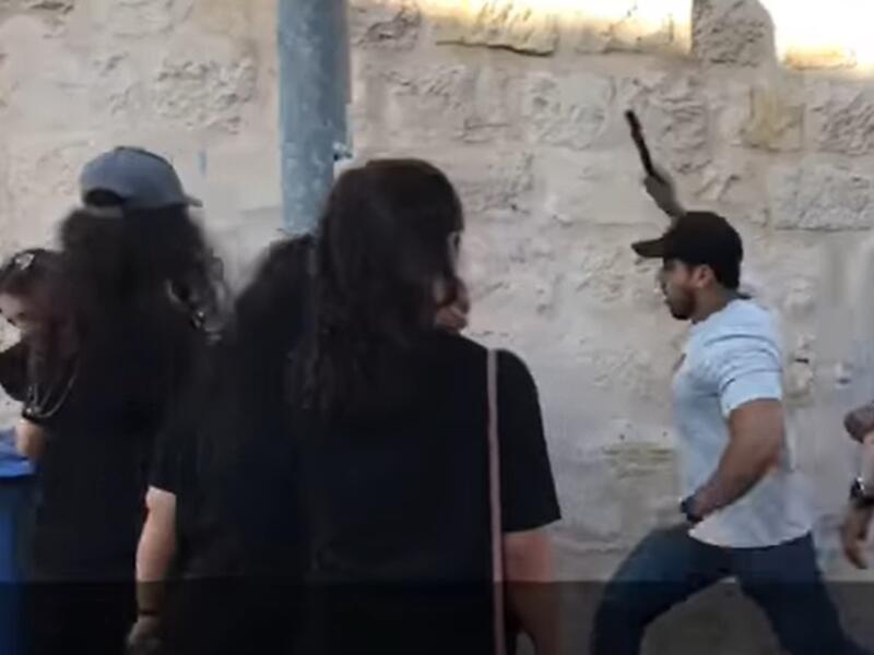 "زعران" يعتدون على مشاركين بمسيرة ثقافية في رام الله