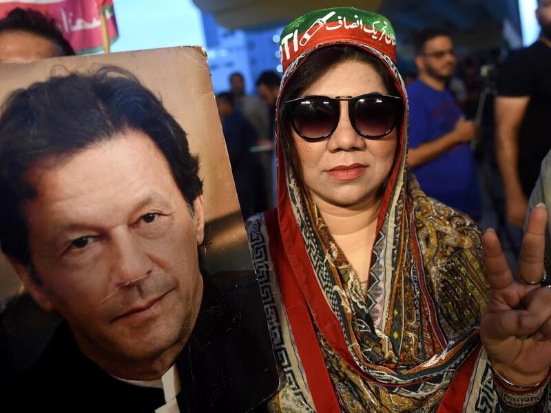 عمران خان خارج المستشفى