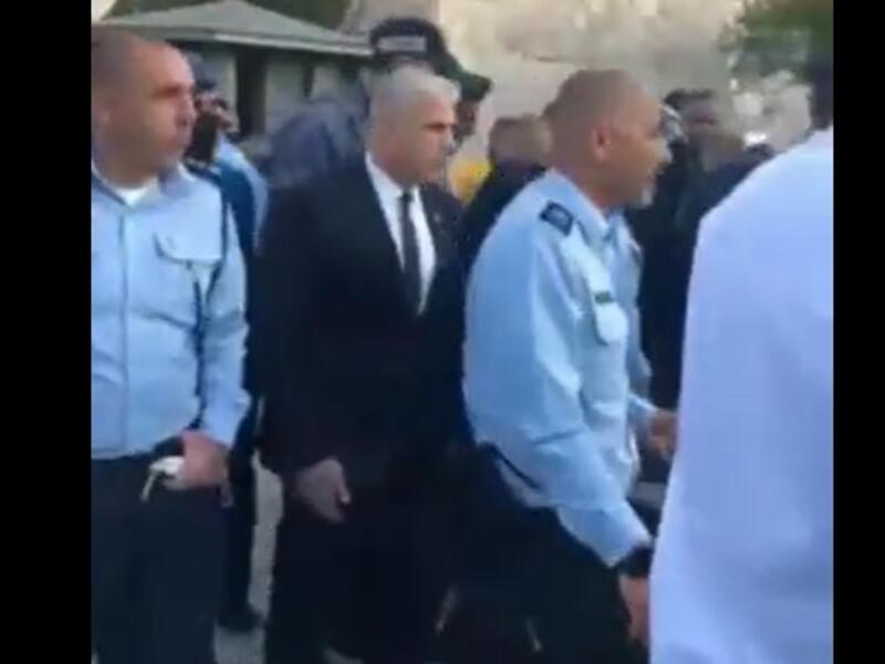 وزير الخارجية الاسرائيلي يقتحم باب العمود بالقدس
