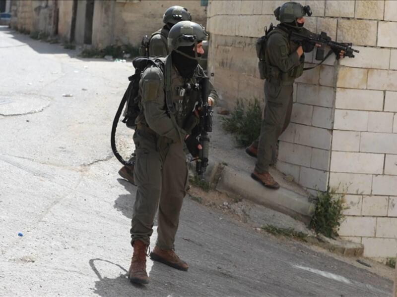 القوات الاسرائيلية تواصل حصارها لبلدة عقربا الفلسطينية لليوم الثاني